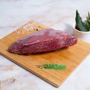 foto Sobre barriga Gruesa sobre tabla de madera